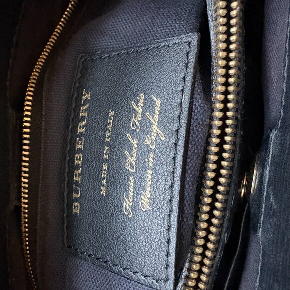 Women's Black Burberry Bag - Picture 4 of 4